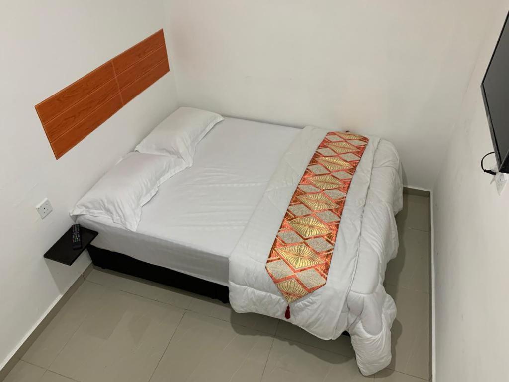 Cinta hotel Orange Near Palm Mall 2*